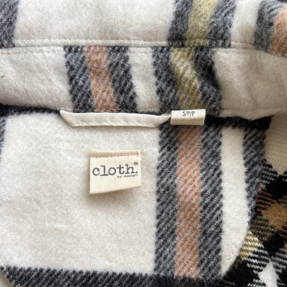 Women's Long Plaid Shacket - Picture 5 of 6